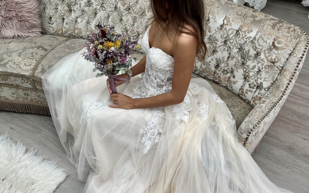 Wie man das perfekte gebrauchte Brautkleid für sich selbst findet
