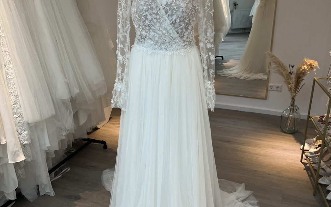 Brautkleid A-Linie Langarm A57 – Gr. 38