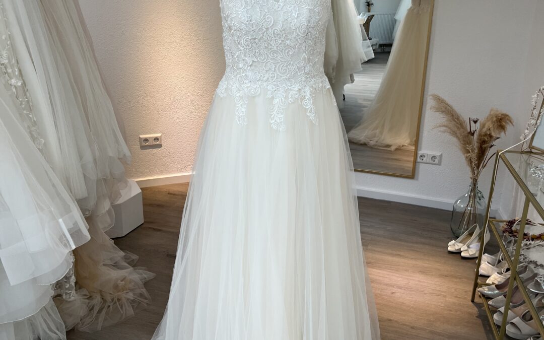 Brautkleid A-Linie A64 – Gr. 38