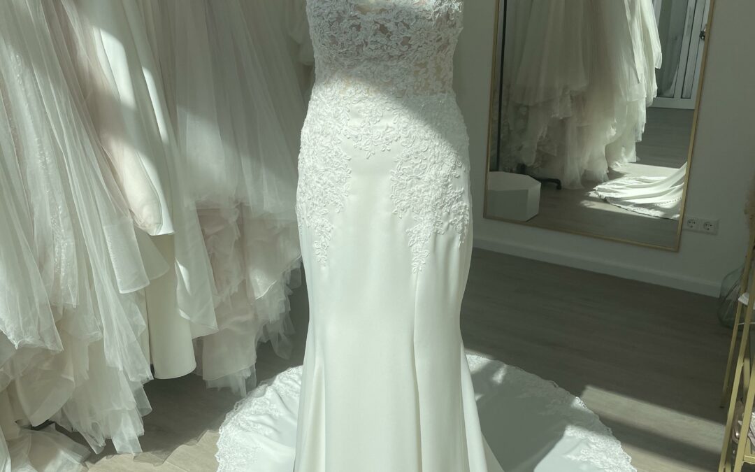 Brautkleid Fit & Flare F01 – Gr. 36/38