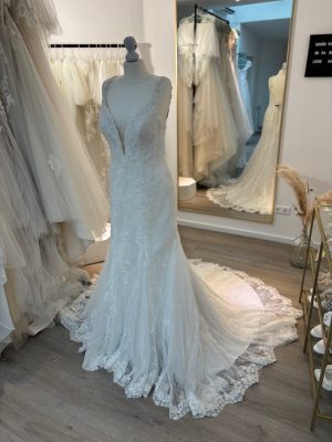 Brautkleid Fit and Flare – Größe 38 – K243