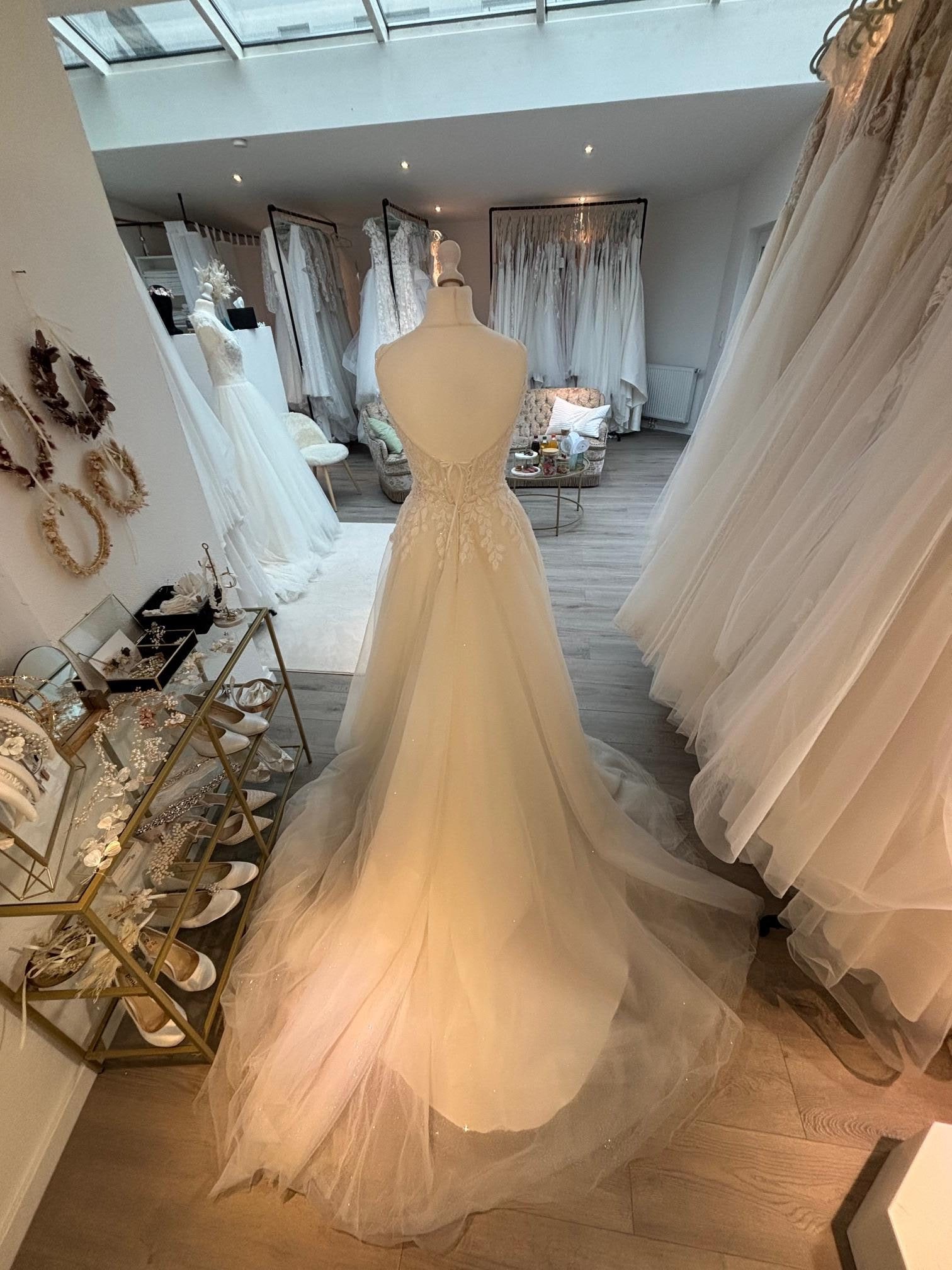 Brautkleid A-Linie – Größe 38 – A312 – Bild 5